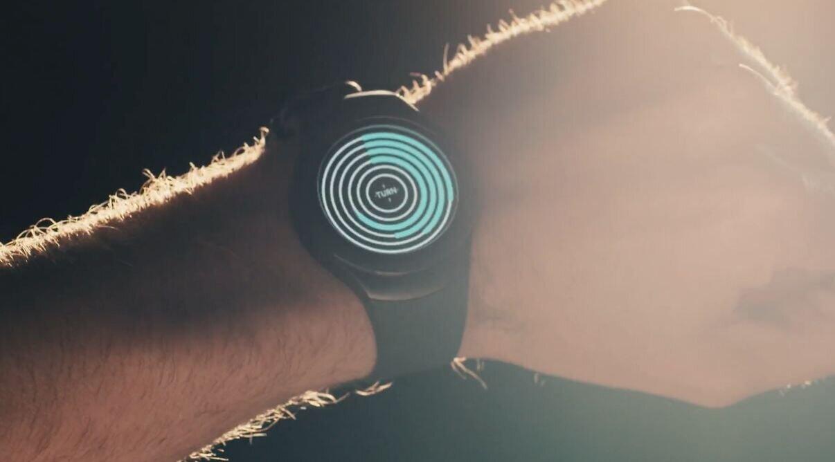 Smartwatch displaying Blind Cap training screen for swimmers
